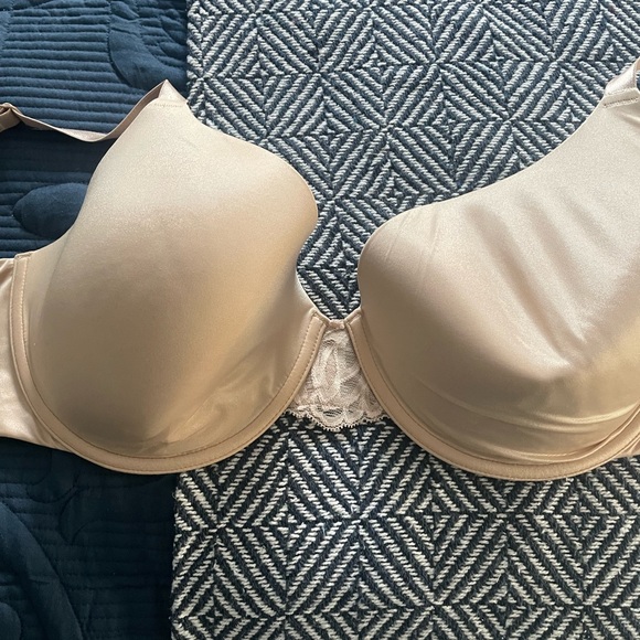 3 Bali Bras excellent condition 36dd - Picture 4 of 10